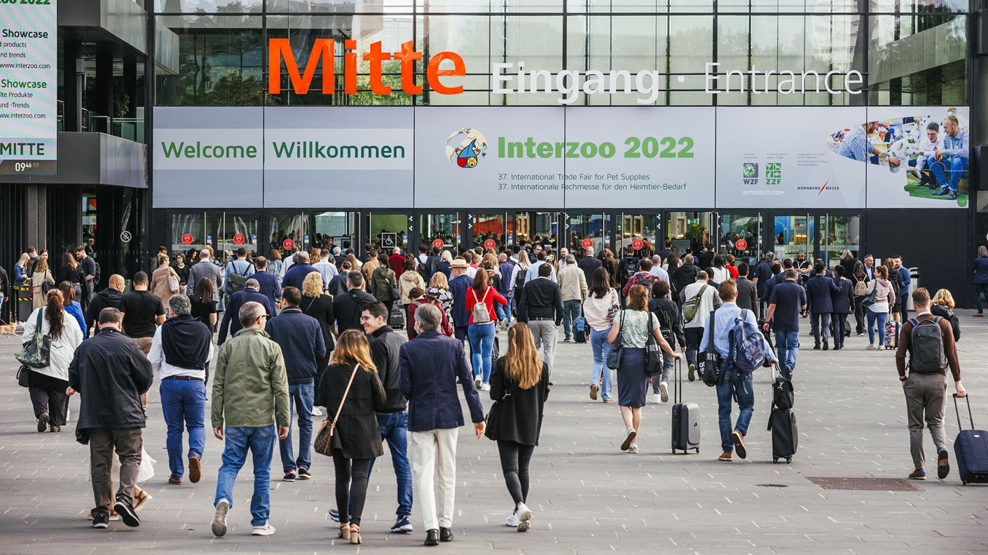 Interzoo-01-imageslider-impressionen-eingang